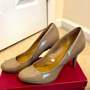 NWOT Merona Nude Pump Heel